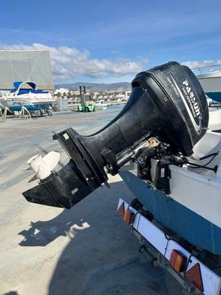 Barco con remolque. Precio negociable