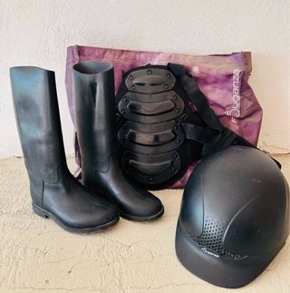 Equipación Hípica: Botas, Peto y Casco