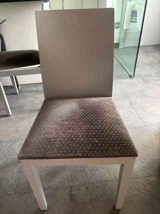 Silla de comedor tapizada. Dos sillas por 20€