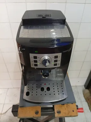 Cafetera Delonghi Magnifica S Automática