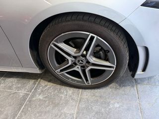 Mercedes-Benz Clase A 180d AMG 2021