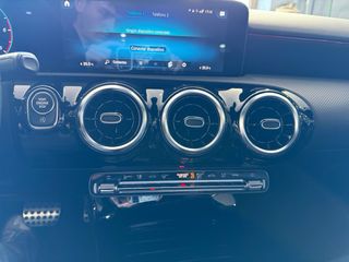 Mercedes-Benz Clase A 180d AMG 2021