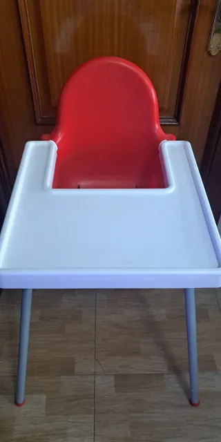 Trona Ikea Roja y Blanca