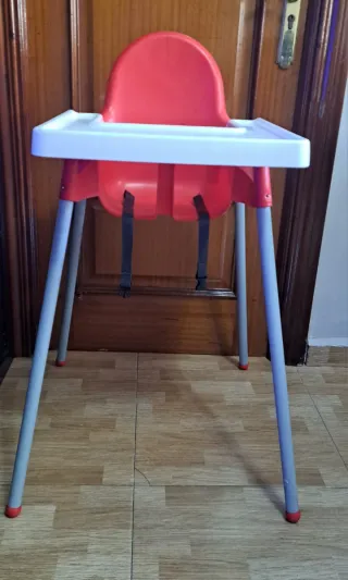 Trona Ikea Roja y Blanca
