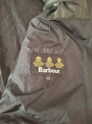 Chaqueta Barbour acolchada azul marino