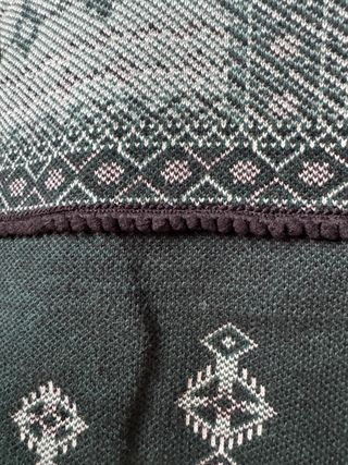 Chaqueta verde con estampado étnico
