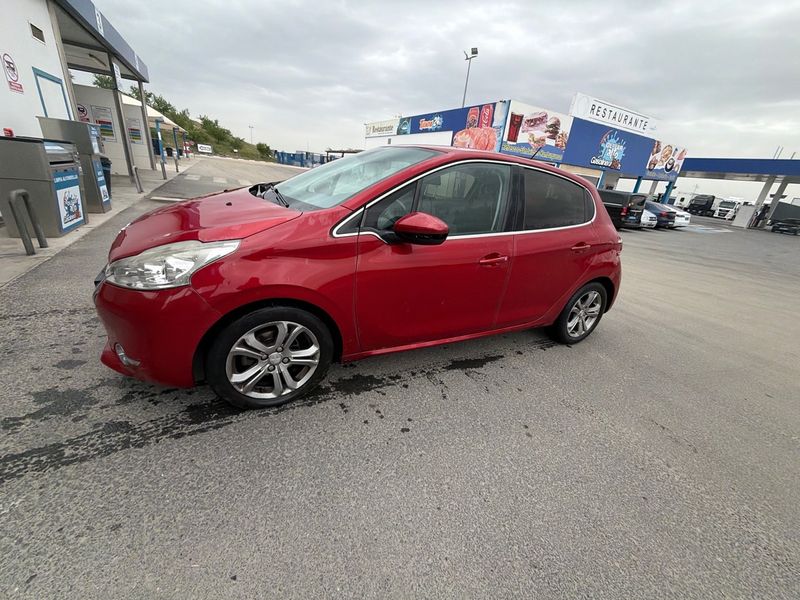 Peugeot 208 1.2 VTi Allure 3p 2014