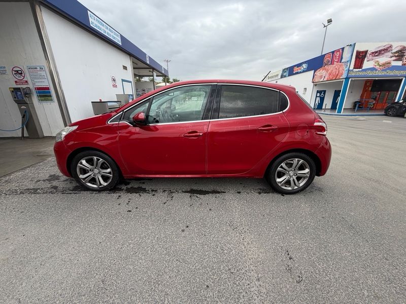 Peugeot 208 1.2 VTi Allure 3p 2014, foto 2