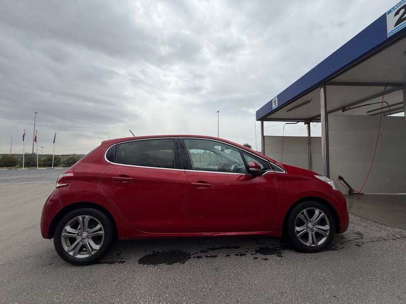 Peugeot 208 1.2 VTi Allure 3p 2014, foto 6
