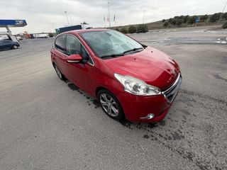 Peugeot 208 2014