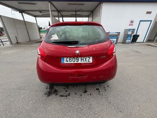 Peugeot 208 2014