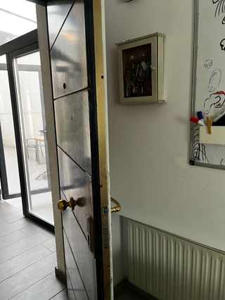 Puerta blindada vivienda dispongo de dos