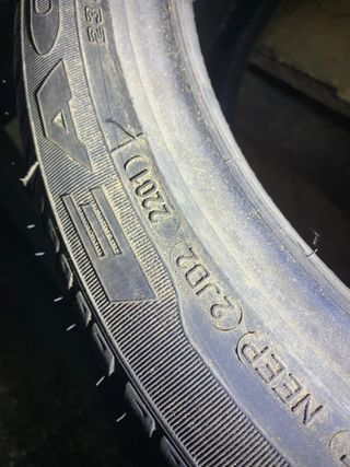 2x Neumáticos goodyear 235/40 R17 gs-d2