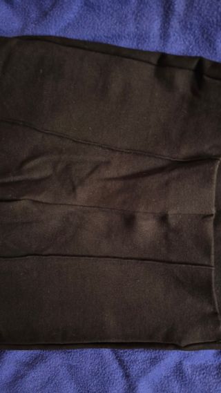 Pantalones elegantes con pliegues