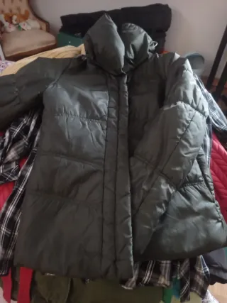 Chaquetones chica varios modelos y un traje de pan