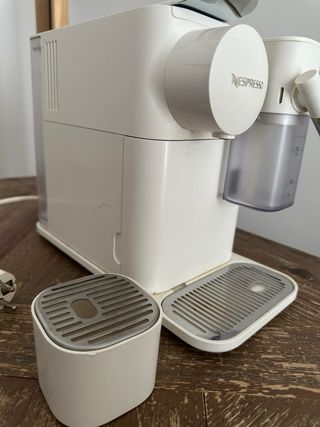 Cafetera Nespresso Lattissima One DeLonghi