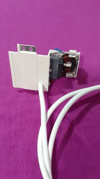 CABLE ALIMENTACIÓN LAVADORA WHIRLPOOL BIWMWG71284E