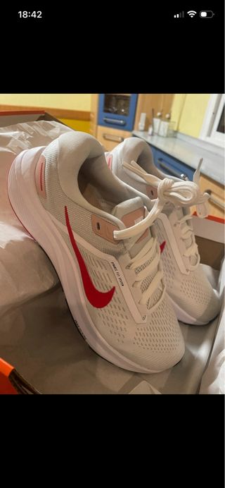 Botas Nike Blancas y Rosas Nuevas