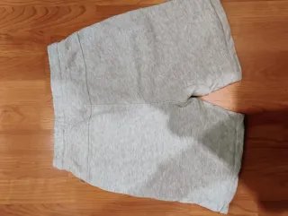 Pantalón corto deportivo gris 11-12 años