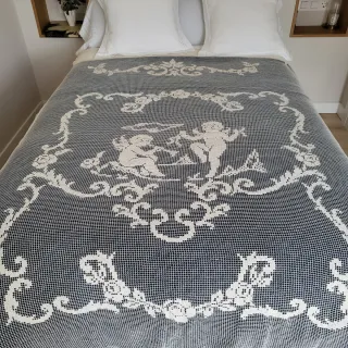 Colcha antigua red, red filet, francesa.