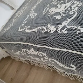 Colcha antigua red, red filet, francesa.