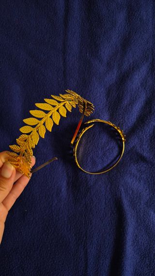 Diadema y hojas doradas disfraz diosa