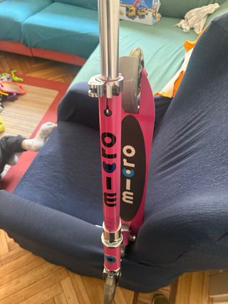 Patinete Micro Rosa con Ruedas Luminosas