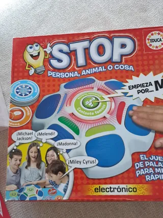 Lote 3 juegos de mesa: Twister, Stop y Connecta 4