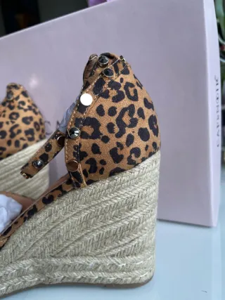 Sandalias Cafénoir cuña de leopardo !SIN ESTRENAR!