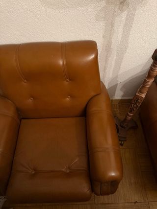 Sillón de cuero marrón