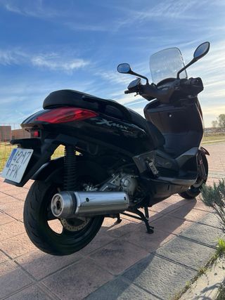 Yamaha Xmax 250R