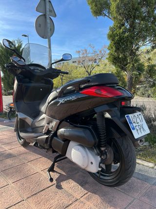 Yamaha Xmax 250R