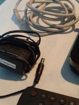 Decodificador TV 4K con Mando y Cables