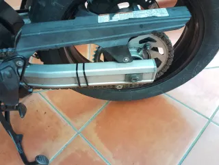 Suzuki Sportbike Negra y Plateada