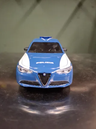Modellino Alfa Romeo Giulia Polizia Bburago 1:43