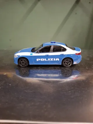 Modellino Alfa Romeo Giulia Polizia Bburago 1:43