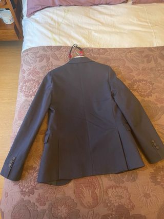 Traje comunión niño azul, beige y rojo