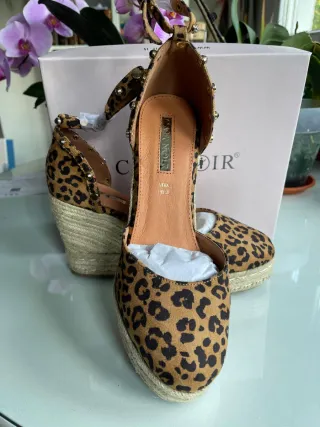 Sandalias CAFÈNOIR cuña leopardo SIN ESTRENAR!