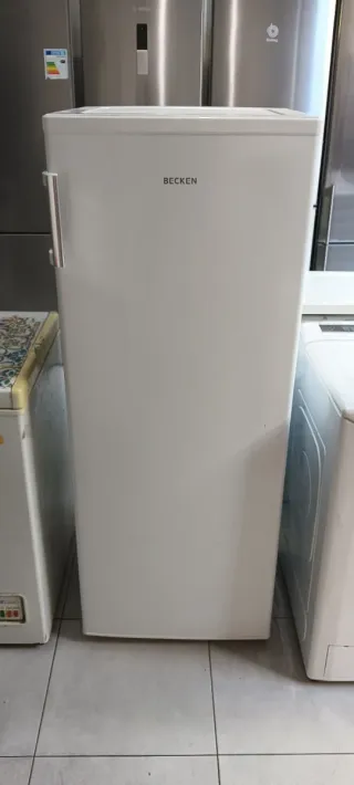 Congelador Vertical Becken No Frost A+