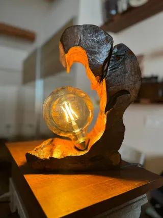 Lámpara madera artesanal única