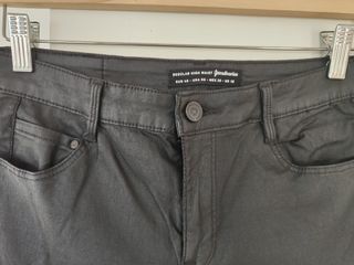 Pantalón Stradivarius Talla 40 Negro