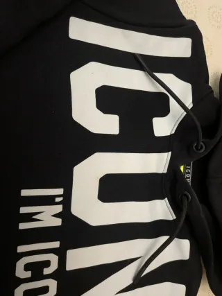 Felpa nera con stampa ICON