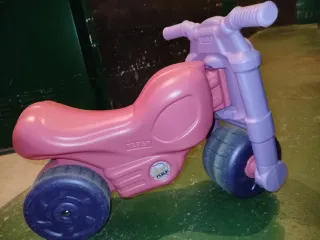 Moto correpasillos rosa y morada