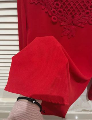 Camisa Blusa roja fina S/M encaje perlas elegante