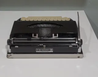 Conjunto 2 máquinas de escribir antiguas