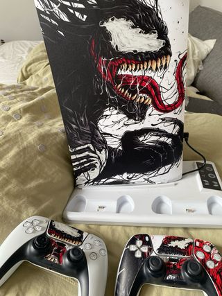 Consola PS5 Edición Disco + Vinilo Venom