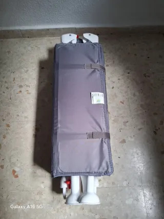 Cuna de viaje portátil