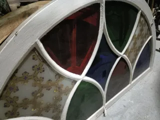 Vidriera arco medio punto antigua