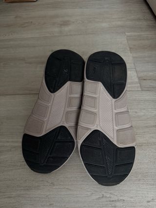 Zapatillas Zara Talla 38 Beige/Negro