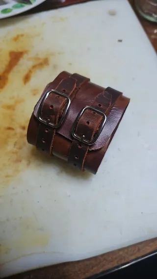 Muñequeras /Pulseras de cuero artesanales